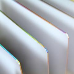 Cartes PVC blanches avec bord holograpique