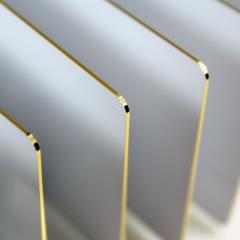 Cartes PVC blanche avec bord or brillant