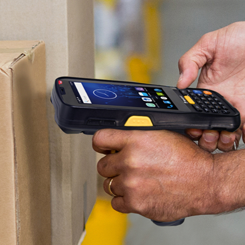 Exemple d'utilisation dans un entrepôt logistique du terminal mobile Newland MT65 Beluga Series