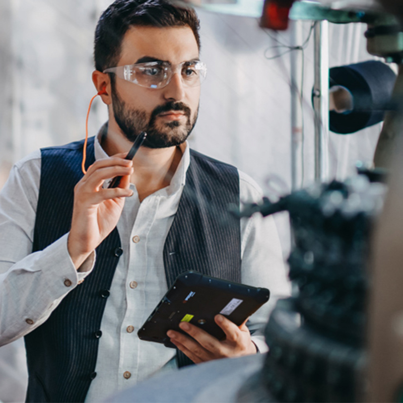 Exemple d'utilisation dans l'industrie de la tablette industrielle Newland SD100 Orion Series