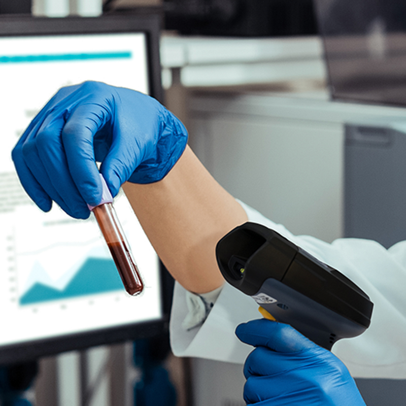 Exemple d'utilisation dans un laboratoire du lecteur code-barres filaire 1D/2D Newland NVH300 Series